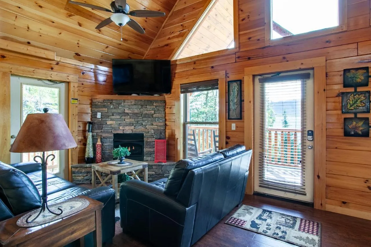Poolin Around With Private Hot Tub And Indoor Pool Semesterbostad Pigeon Forge
