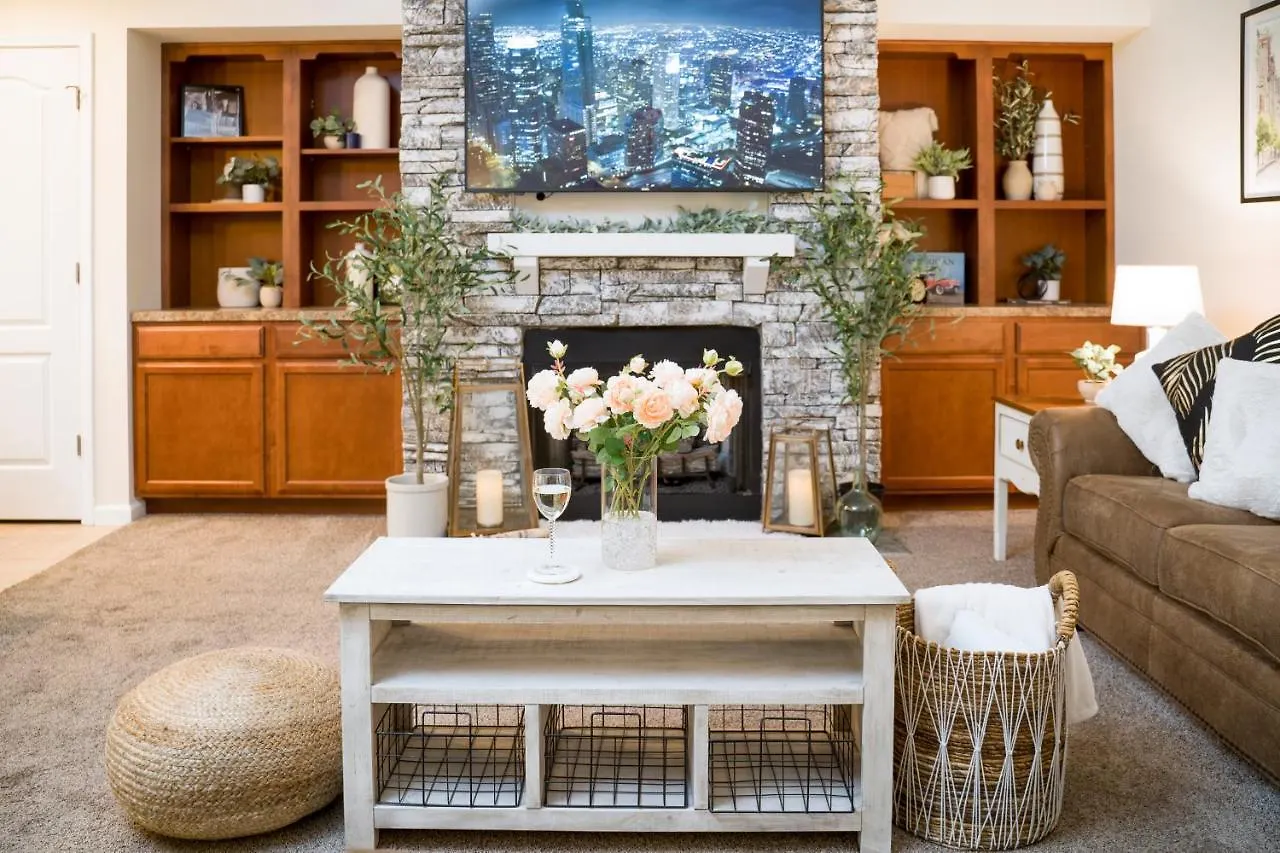 펜션 Luxe Quiet Townhouse W/parking/pool/by Dollywood 비둘기 포지