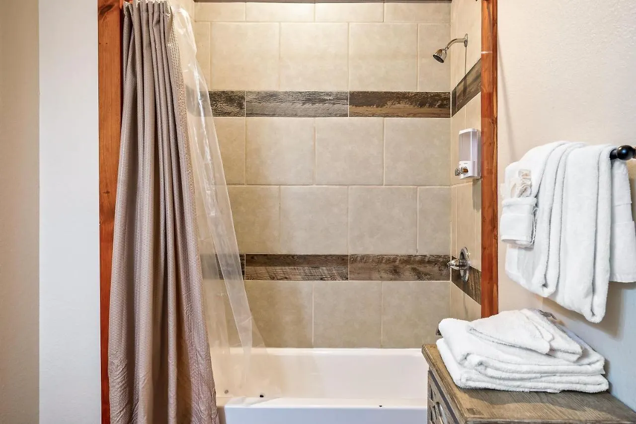 بيت للعطل Grizzly Bears Resort - Luxury Cabin With Indoor Pool, Hot Tub, Theater, King Beds, Sleeps 16 In Heart Of Pigeon Forge *