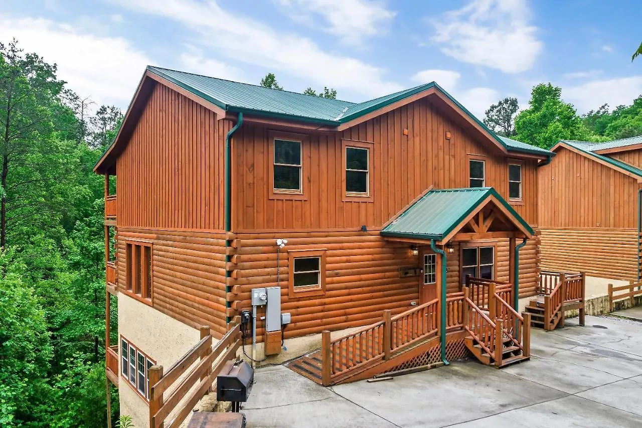 Grizzly Bears Resort - Luxury Cabin With Indoor Pool, Hot Tub, Theater, King Beds, Sleeps 16 In Heart Of Pigeon Forge