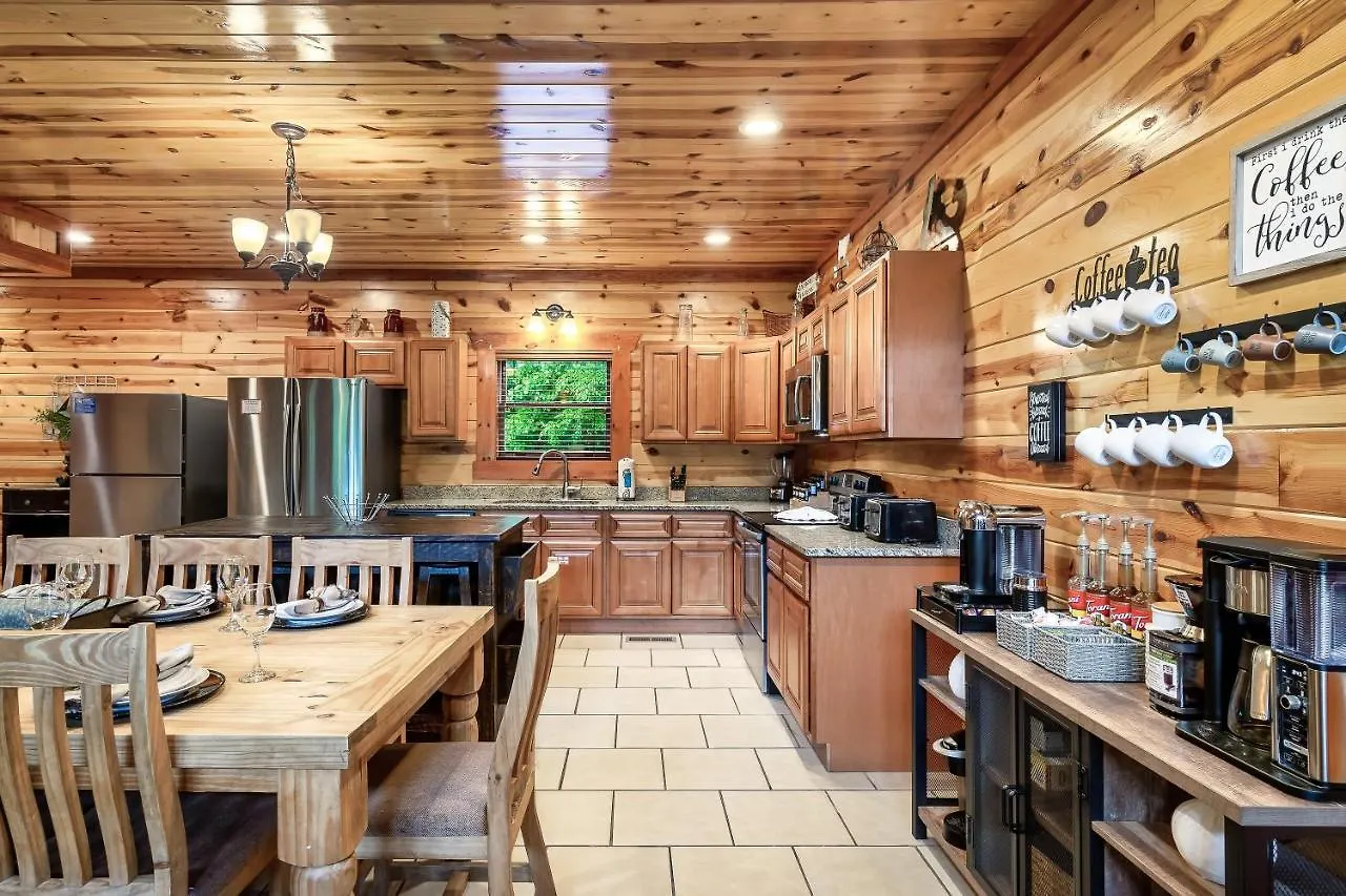 Grizzly Bears Resort - Luxury Cabin With Indoor Pool, Hot Tub, Theater, King Beds, Sleeps 16 In Heart Of Pigeon Forge بيت للعطل