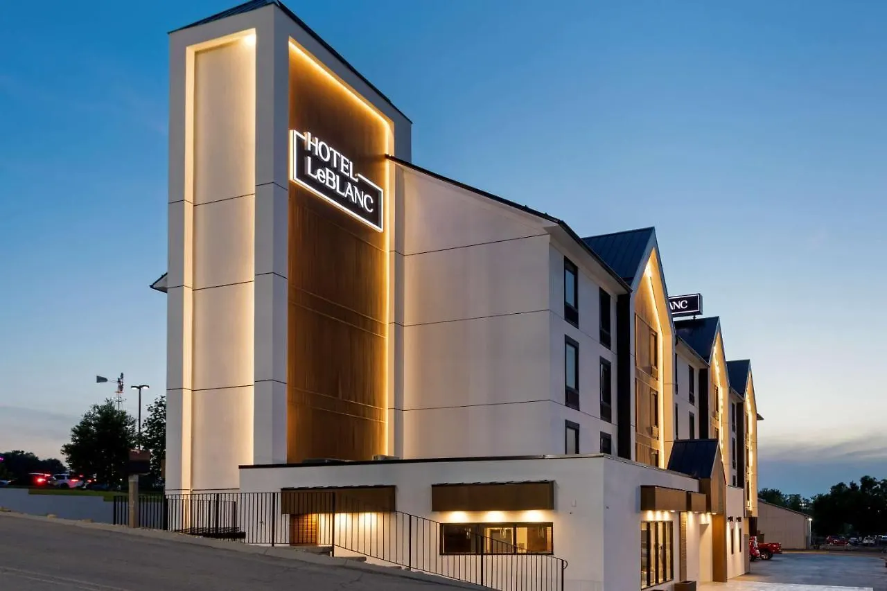 Leblanc Western Signature Collection Pigeon Forge