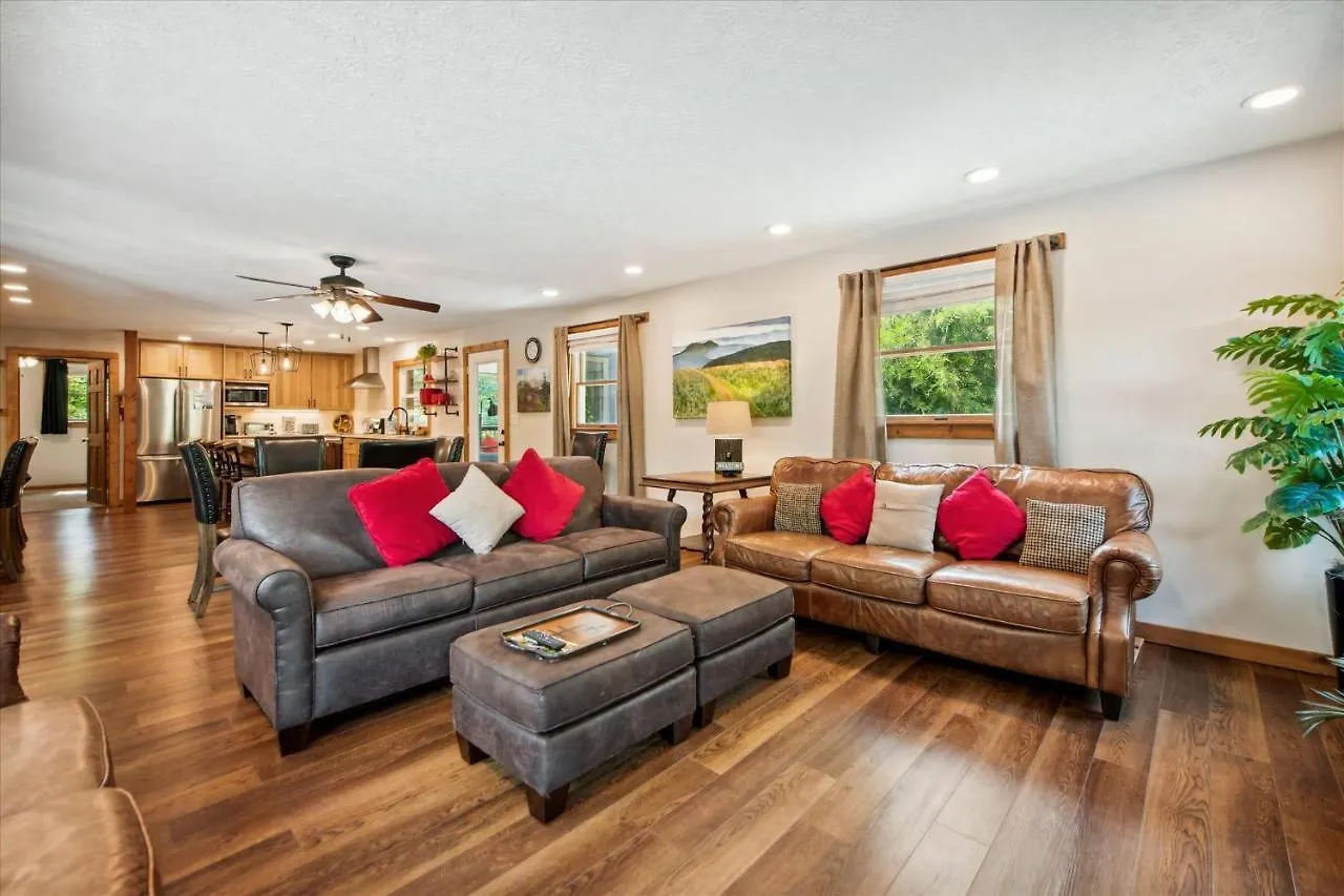 Emory House Pigeon Forge