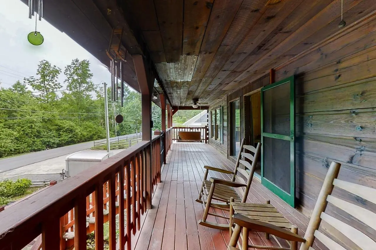 Bear Creek * Pigeon Forge