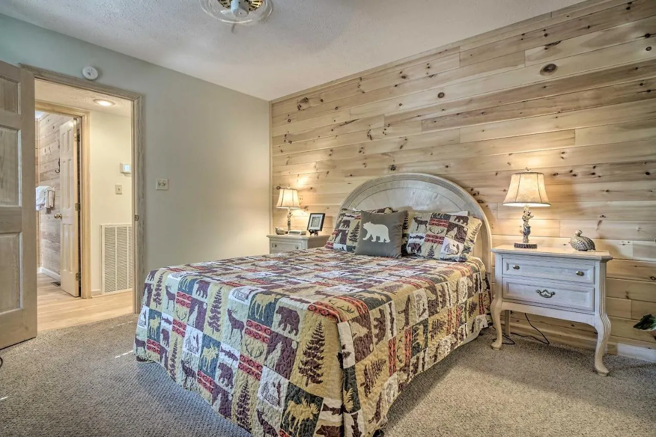 Rustic With Private Hot Tub! Pigeon Forge