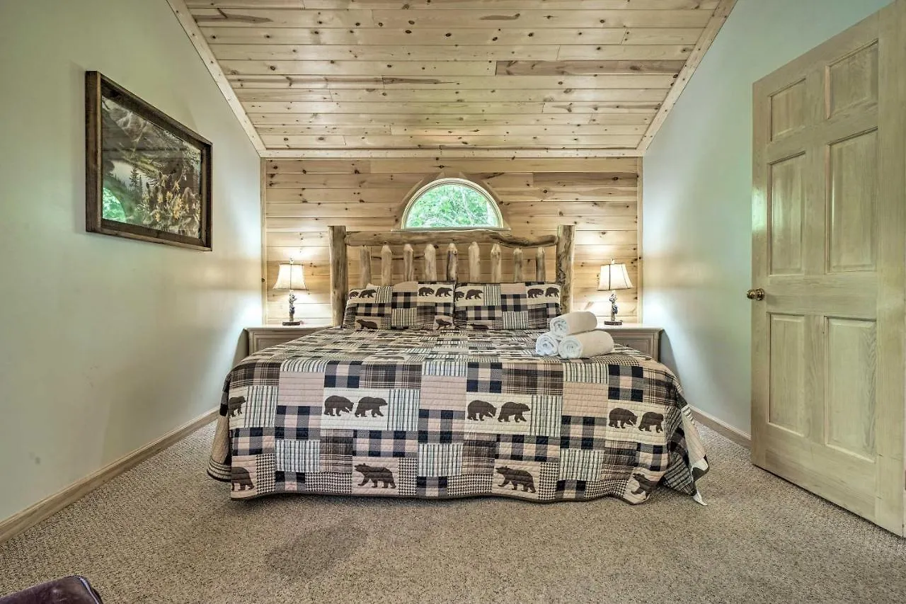 Rustic With Private Hot Tub! Feriehus