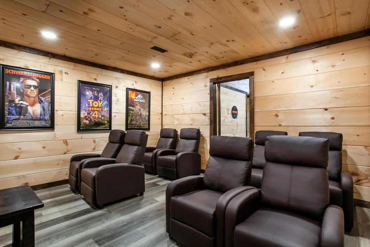 Pine Cove - Hot Tub, Game Room, Theater Holiday home *