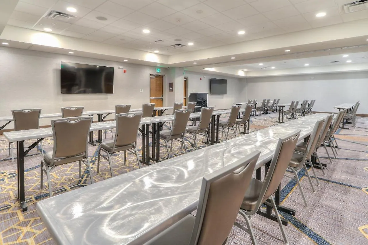 Hotel & Convention Center, An Ihg 4*