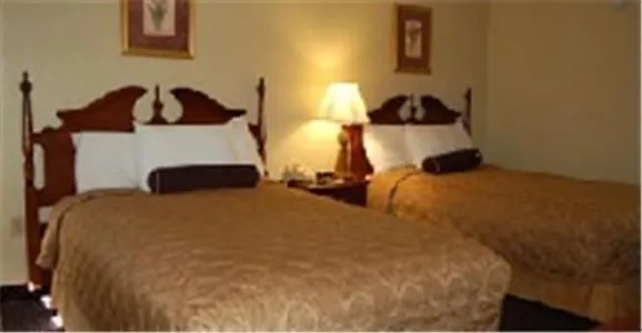 Clarion & Near The Leconte Center Hotel
