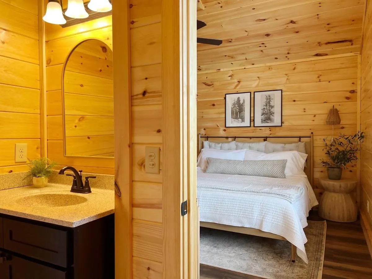 Sweet Tea Timber Indoor Pool Hot Tub * Pigeon Forge