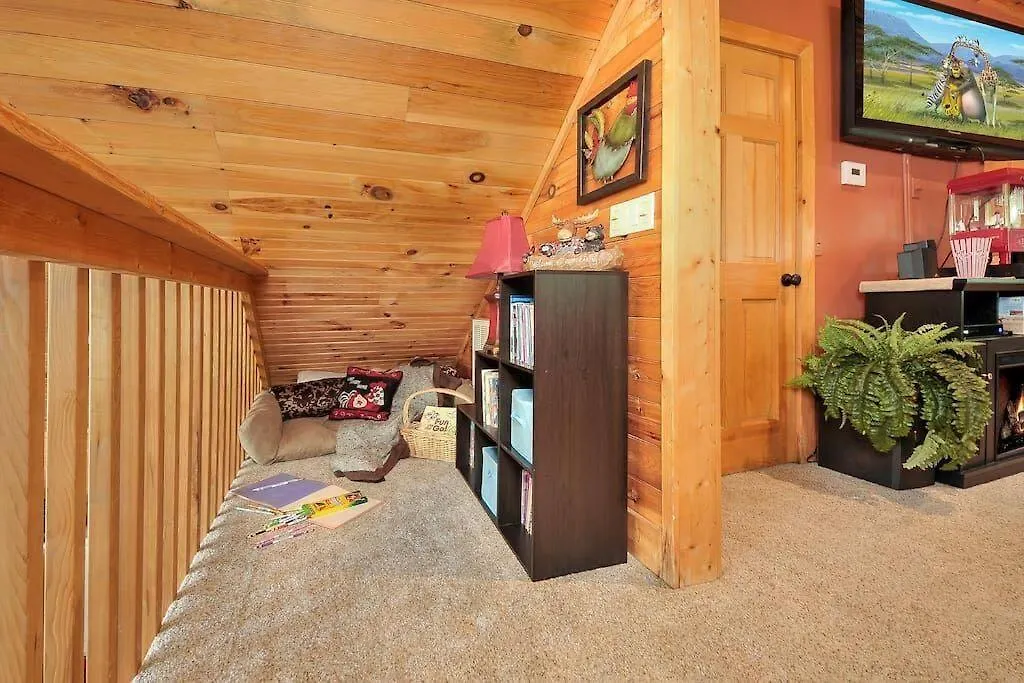 Сasa de vacaciones Smoky Mountain Splendor Two Third Acre 2 King Master