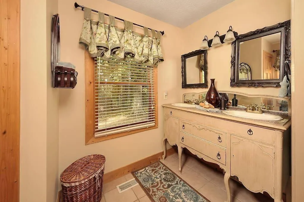 Smoky Mountain Splendor Two Third Acre 2 King Master Сasa de vacaciones