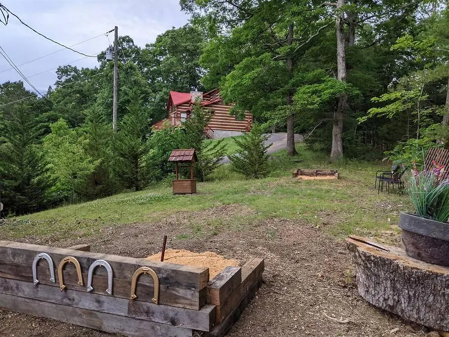 Smoky Mountain Splendor Two Third Acre 2 King Master * Pigeon Forge