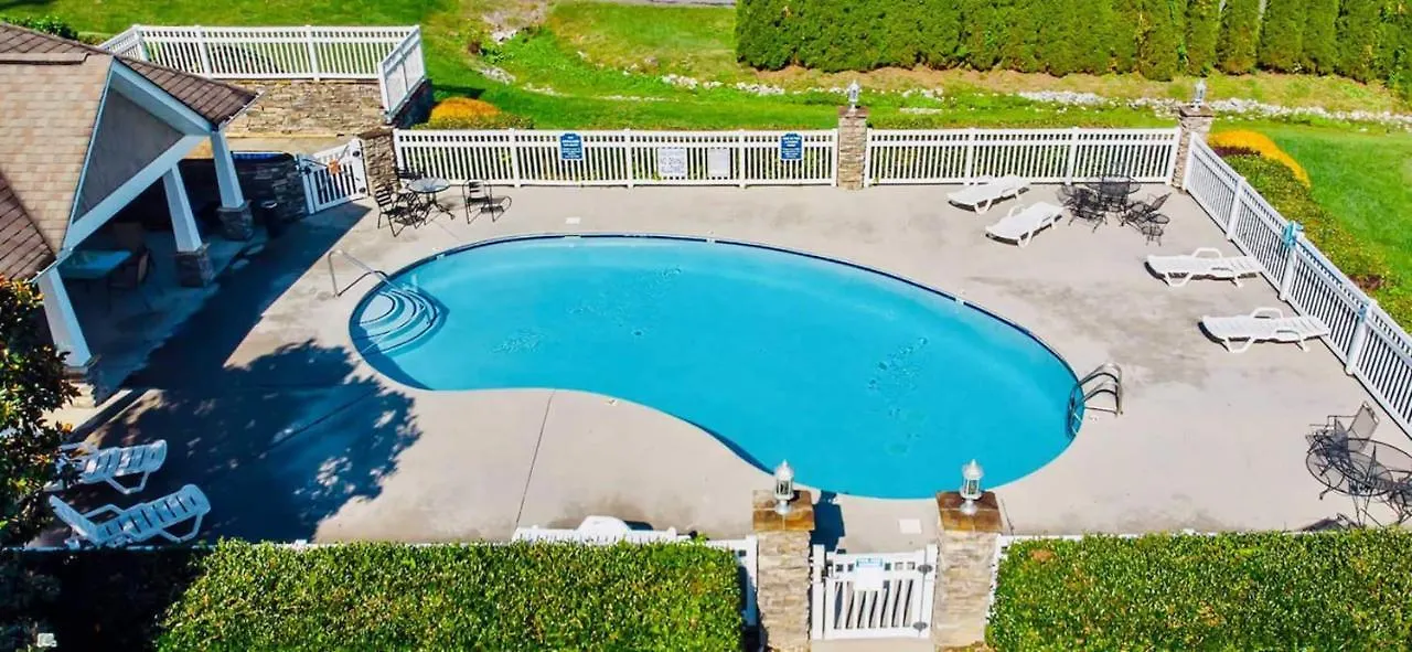 Luxe Quiet Townhouse W/parking/pool/by Dollywood 펜션 *