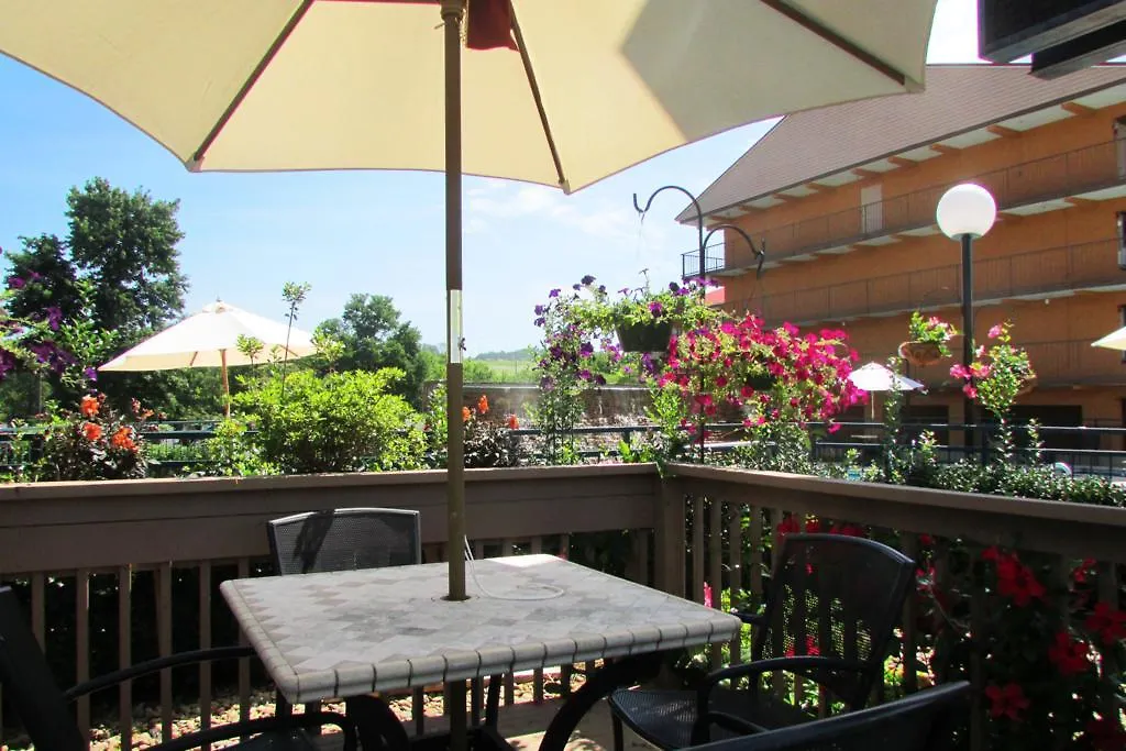 Arbors At Island Landing & Hotel Pigeon Forge
