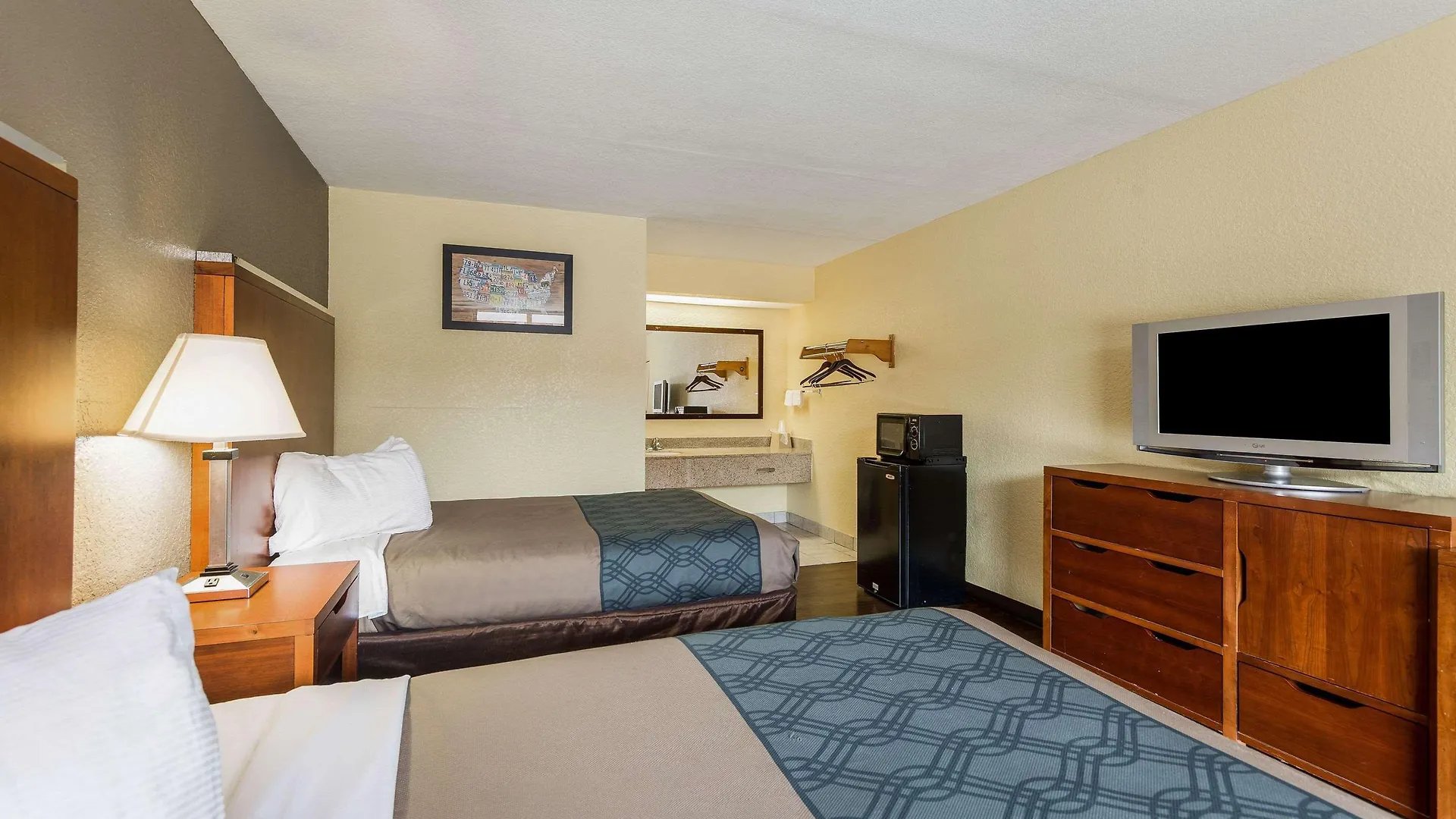 Econo Hotel