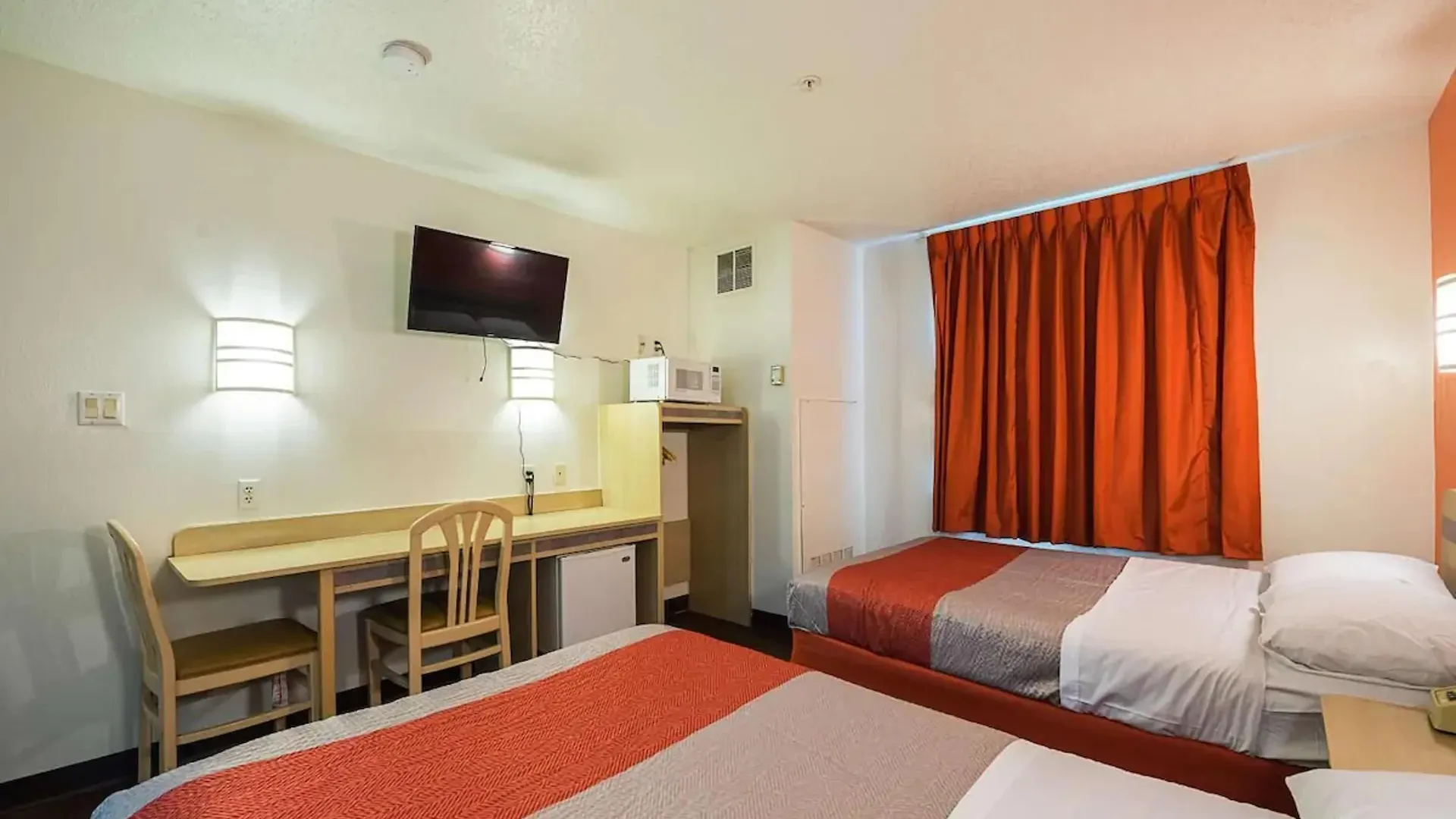 Hotel Sleep & Downtown 2*
