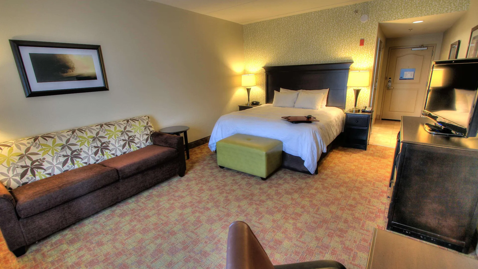 Hampton 3*