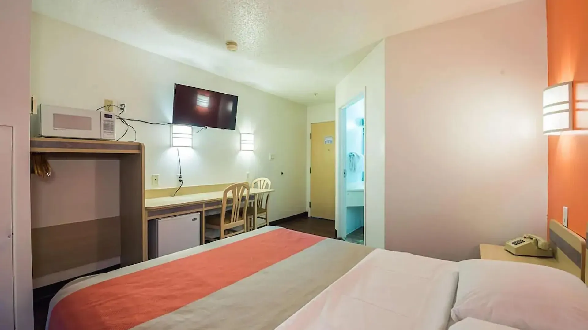 Hotel Sleep & Downtown Pigeon Forge