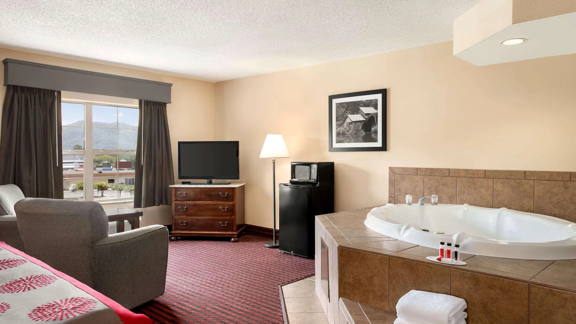 Ramada By Wyndham North Hotel