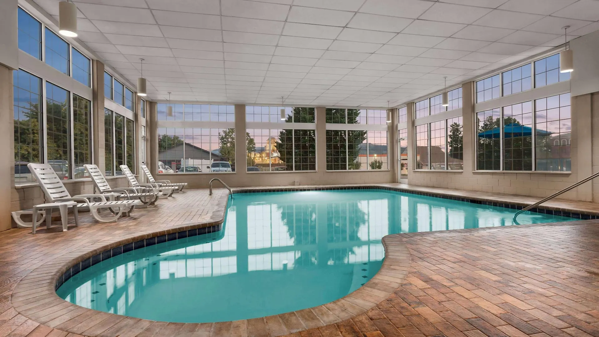 Ramada By Wyndham North Hotel 3*