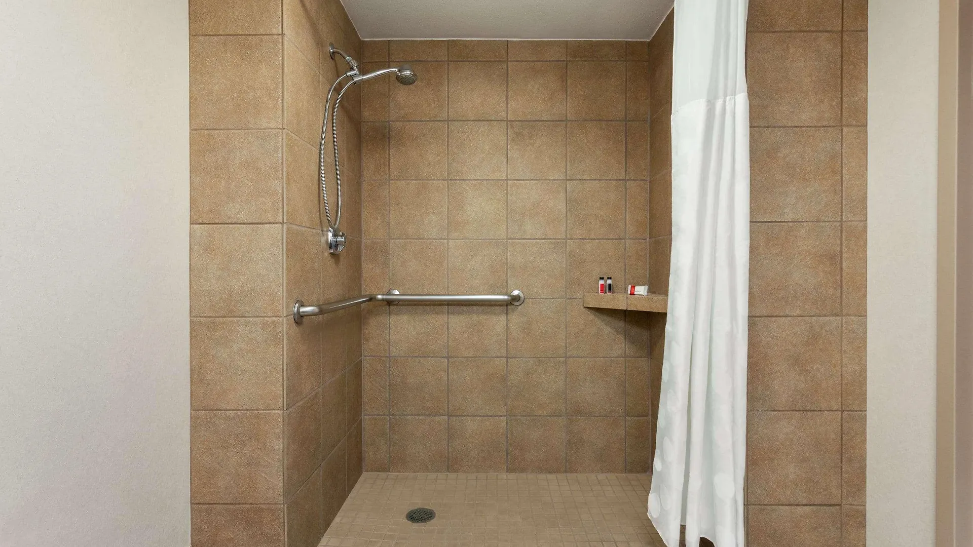 Hotel Ramada By Wyndham North 3*