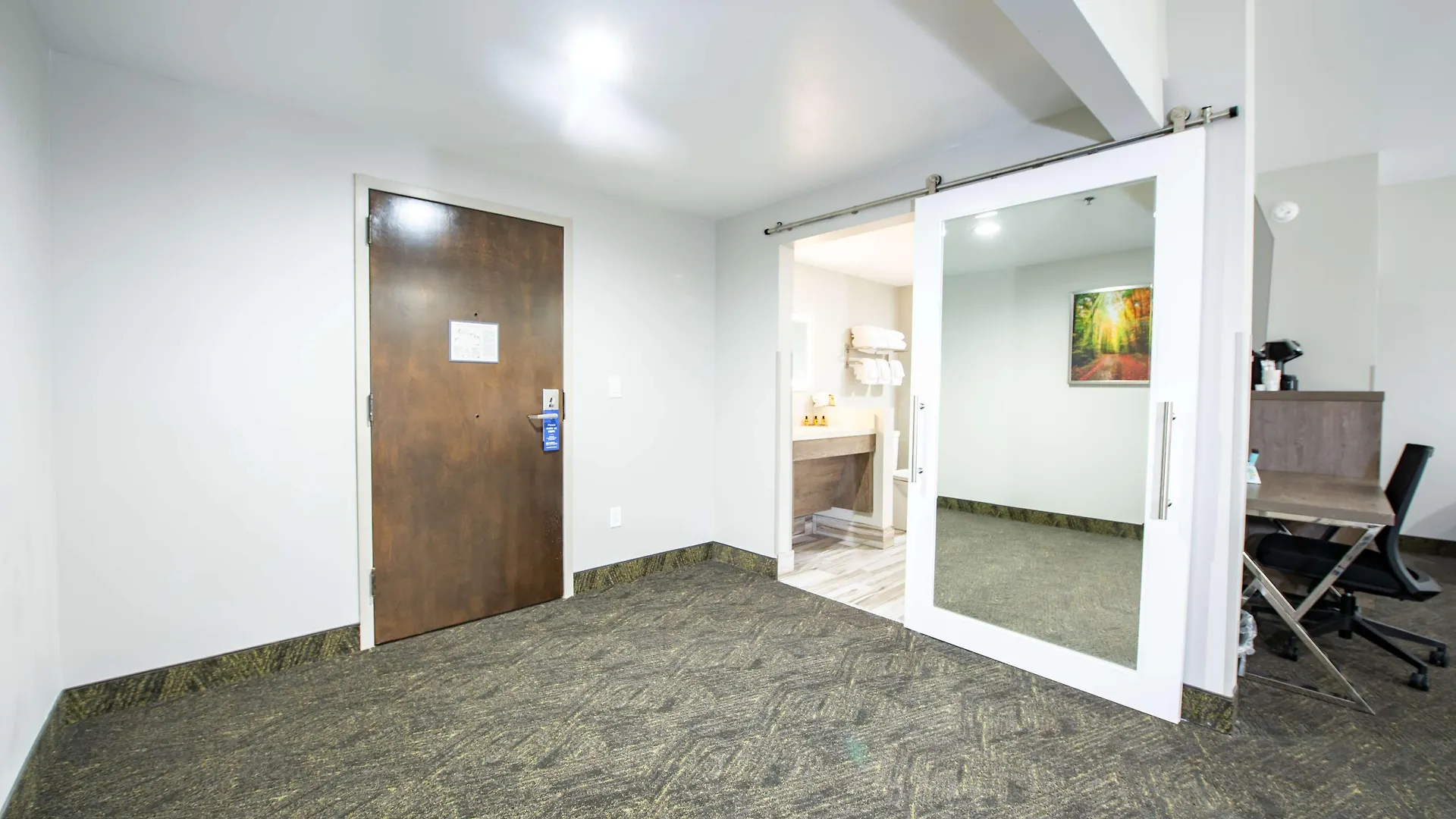 Western Apple Valley Otel 3*
