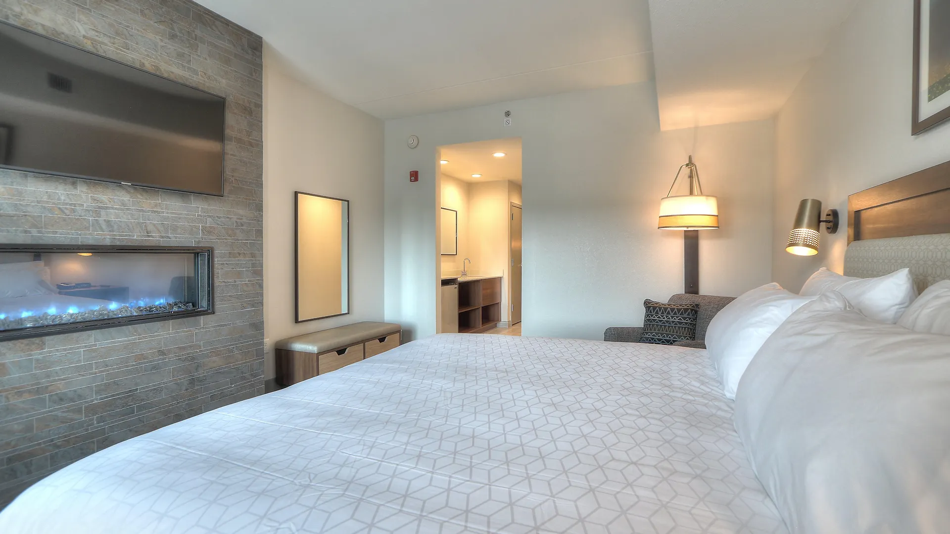 Hotel & Convention Center, An Ihg