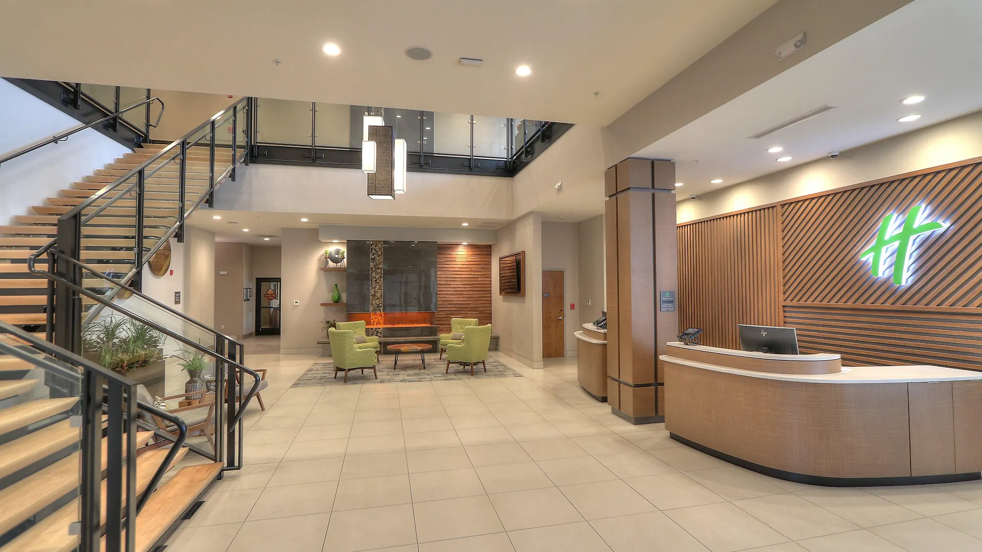 & Convention Center, An Ihg 4*