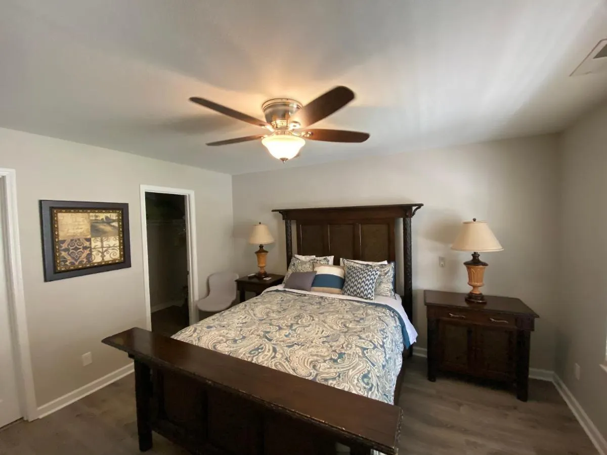 New Listing! 2 Beds And 1 Pullout Sofa In Pigeon Forge-dollywood-1 Level-2 Car Garage-gatlinburg, Wifi, Pool *