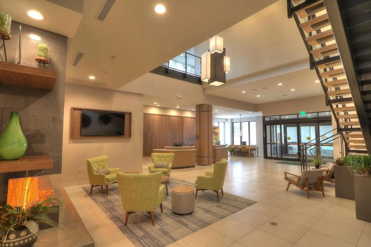 Hotel & Convention Center, An Ihg