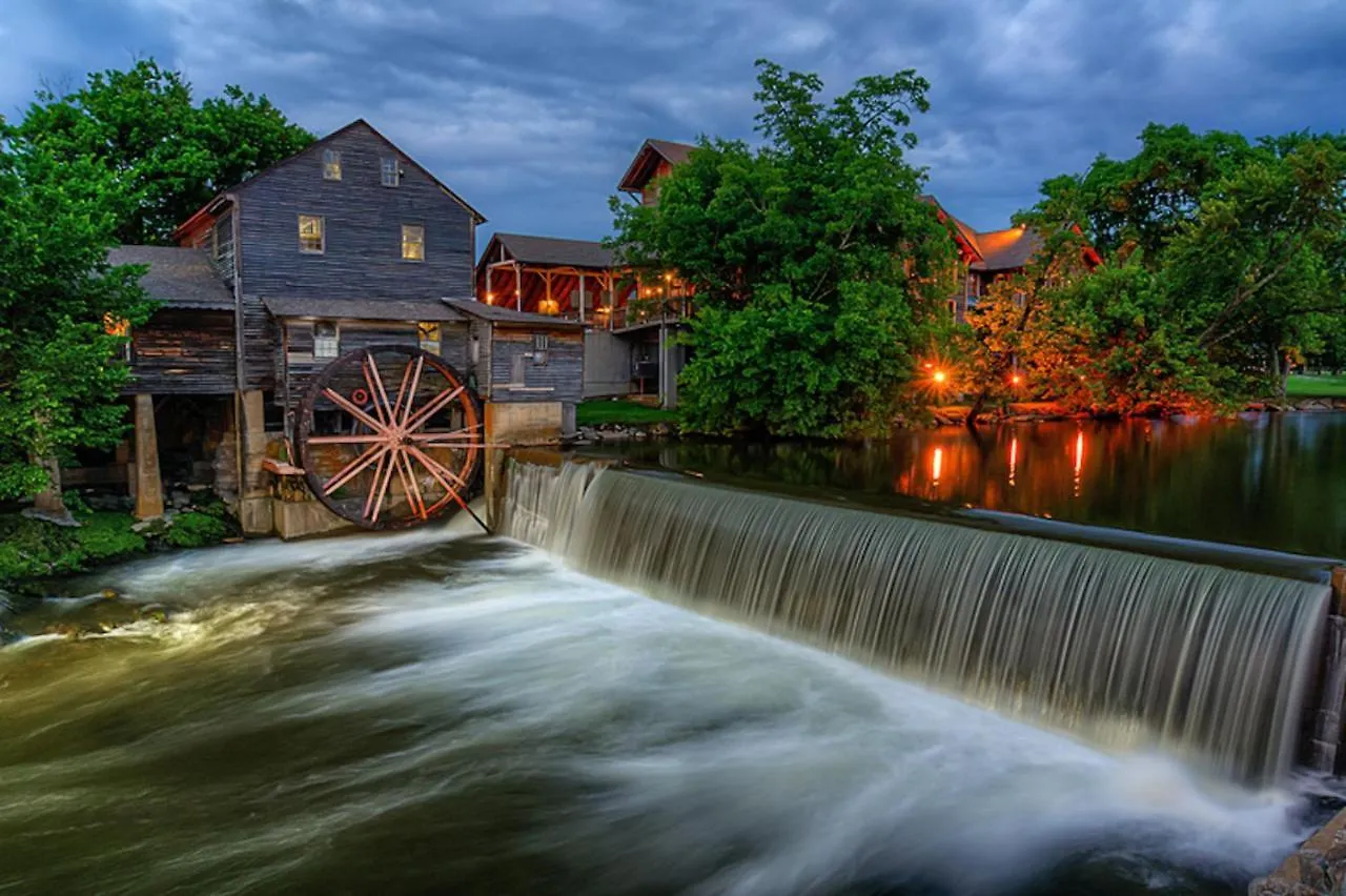 River Breeze * Pigeon Forge