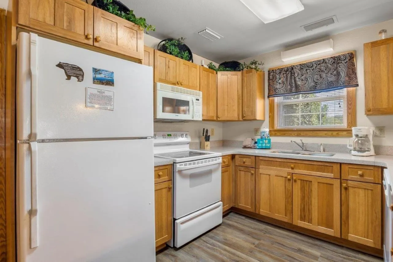 Apartment Poplar Point Unit 12f