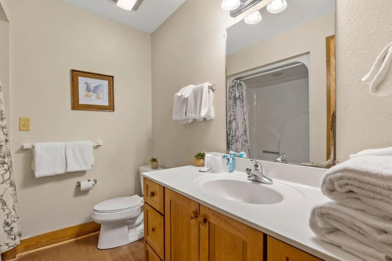 Apartment Poplar Point Unit 12f