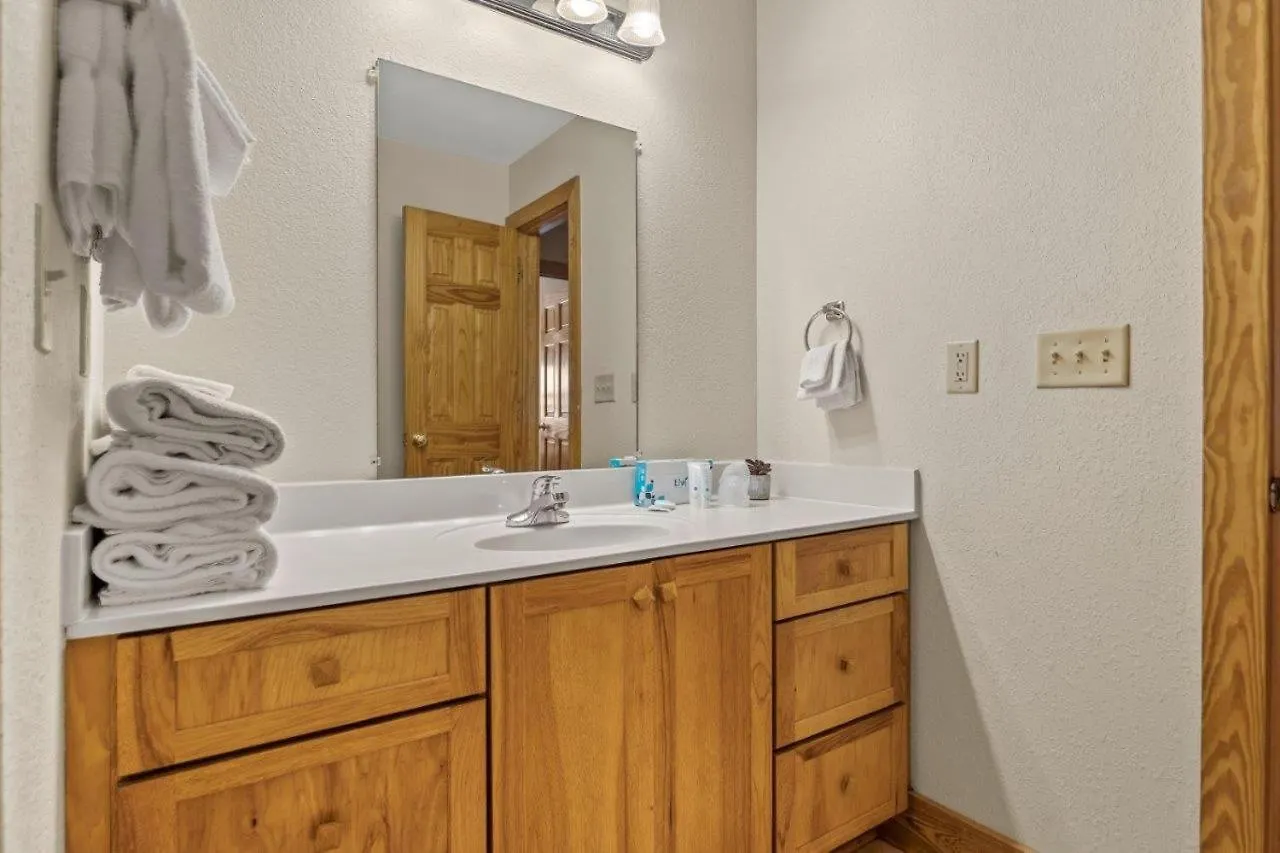 Apartment Poplar Point Unit 12f *