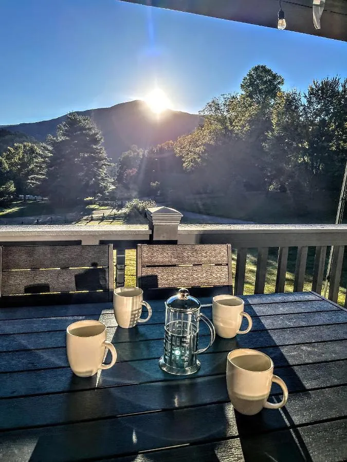 Feriehus Ole Smoky - Game Room, Hot Tub, Mtn Views!