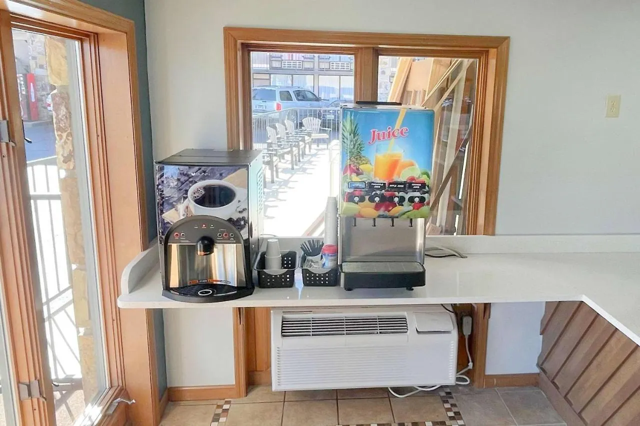 Super 8 By Wyndham Downtown Hotel