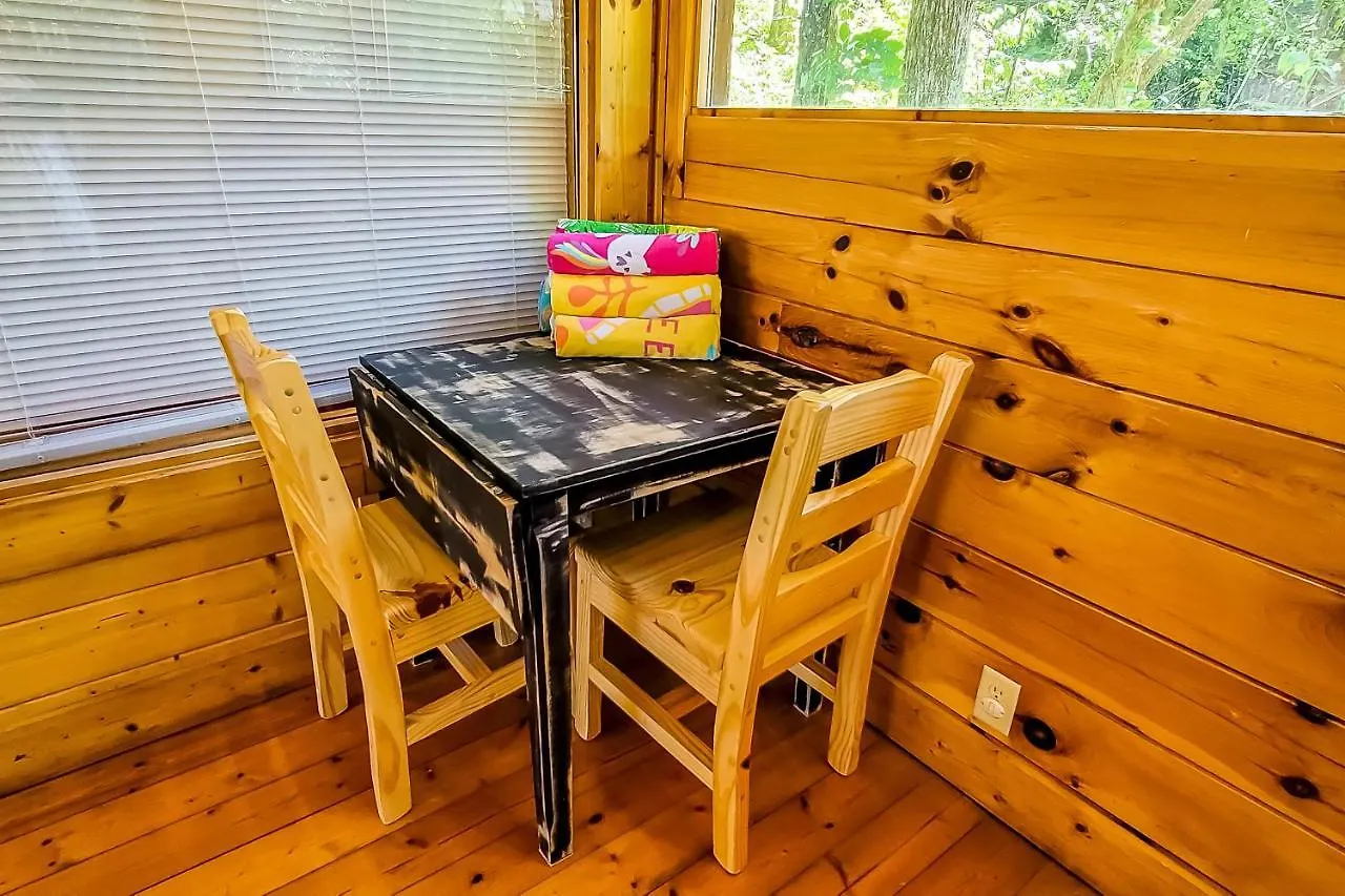 Holiday home Across The Creek Pigeon Forge