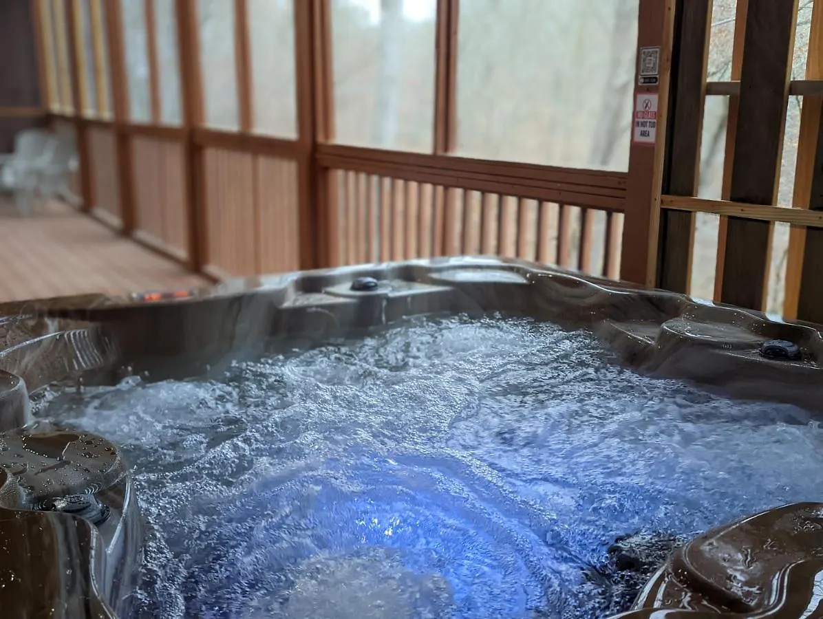 Chalet Firefly Hollow - Smoky Mountains - Soaky Mountain Water Park - Sevierville Convention Center Pigeon Forge
