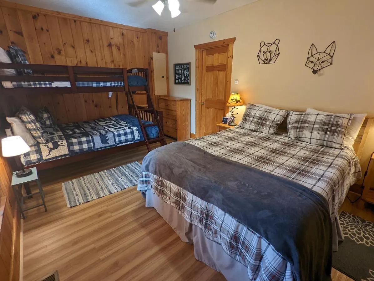 Firefly Hollow - Smoky Mountains - Soaky Mountain Water Park - Sevierville Convention Center Chalet *