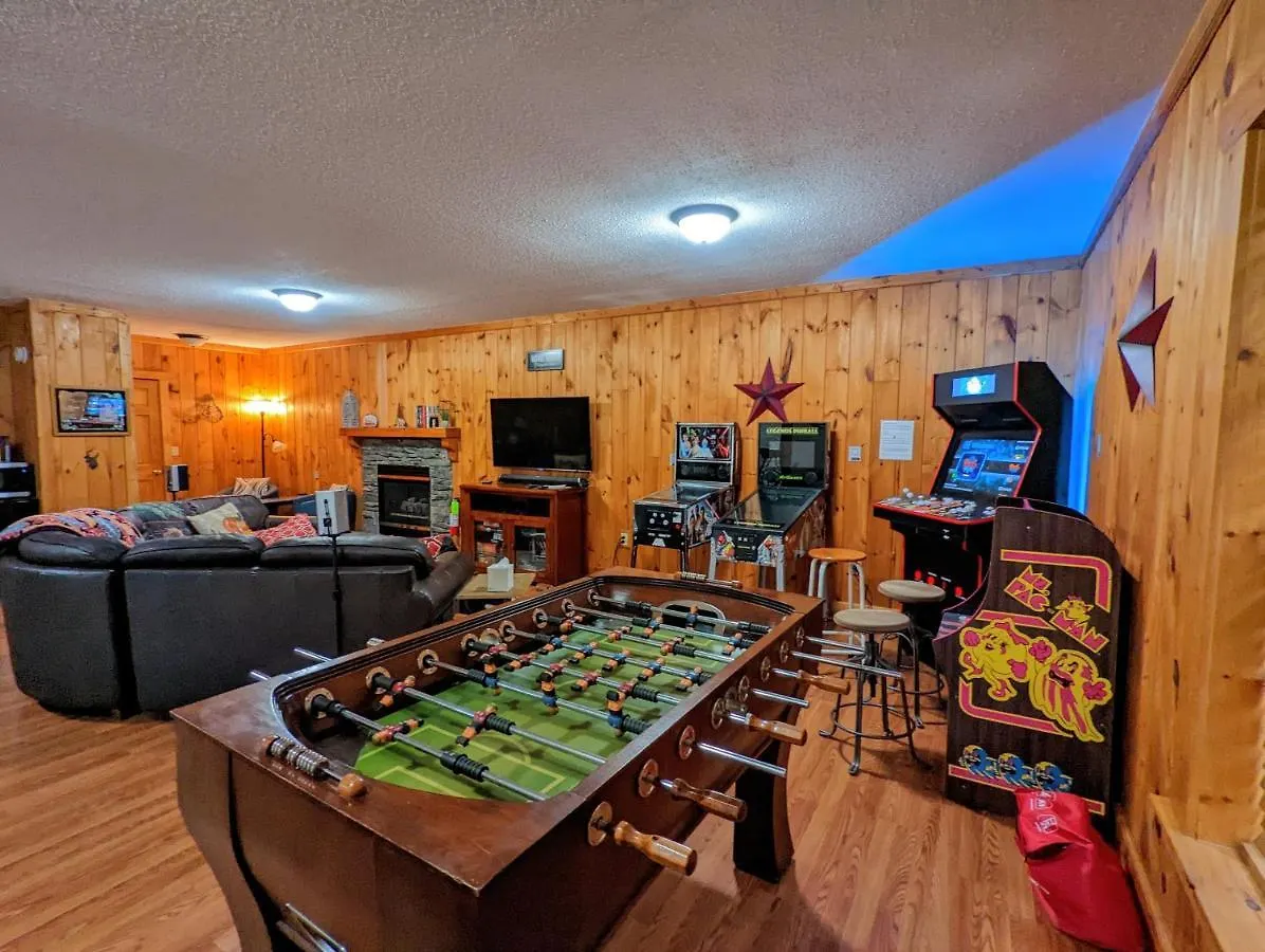 Firefly Hollow - Smoky Mountains - Soaky Mountain Water Park - Sevierville Convention Center Chalet *