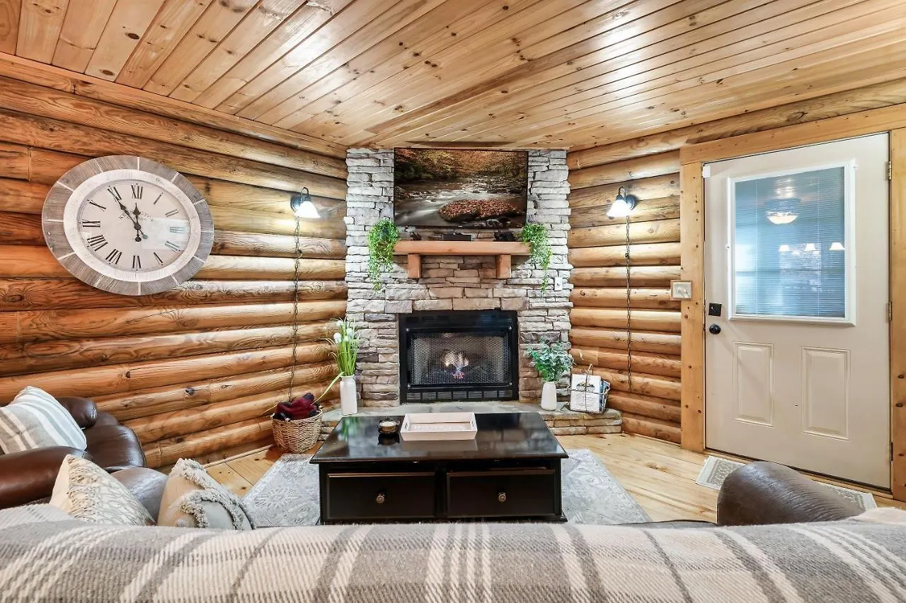 Bear Nakid Holiday home Pigeon Forge