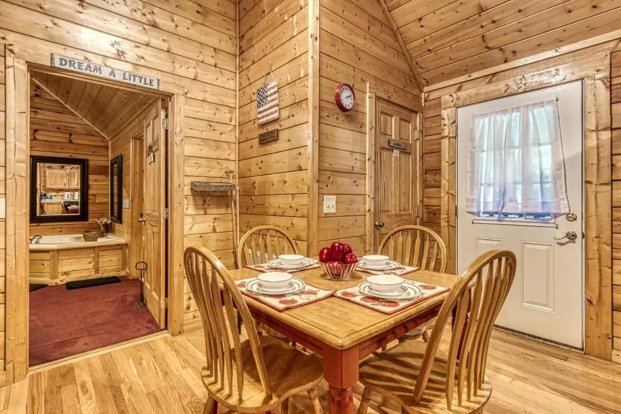 Little Slice Of Heaven -1br 1ba Close To Town And Amenities Holiday home