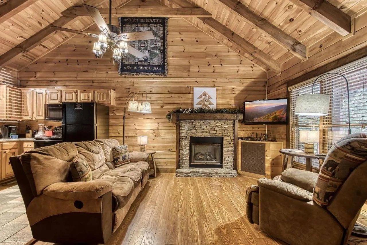 Cuddlin' Up, Er209 - Luxury At Its Finest And Location That Can't Be Beat!