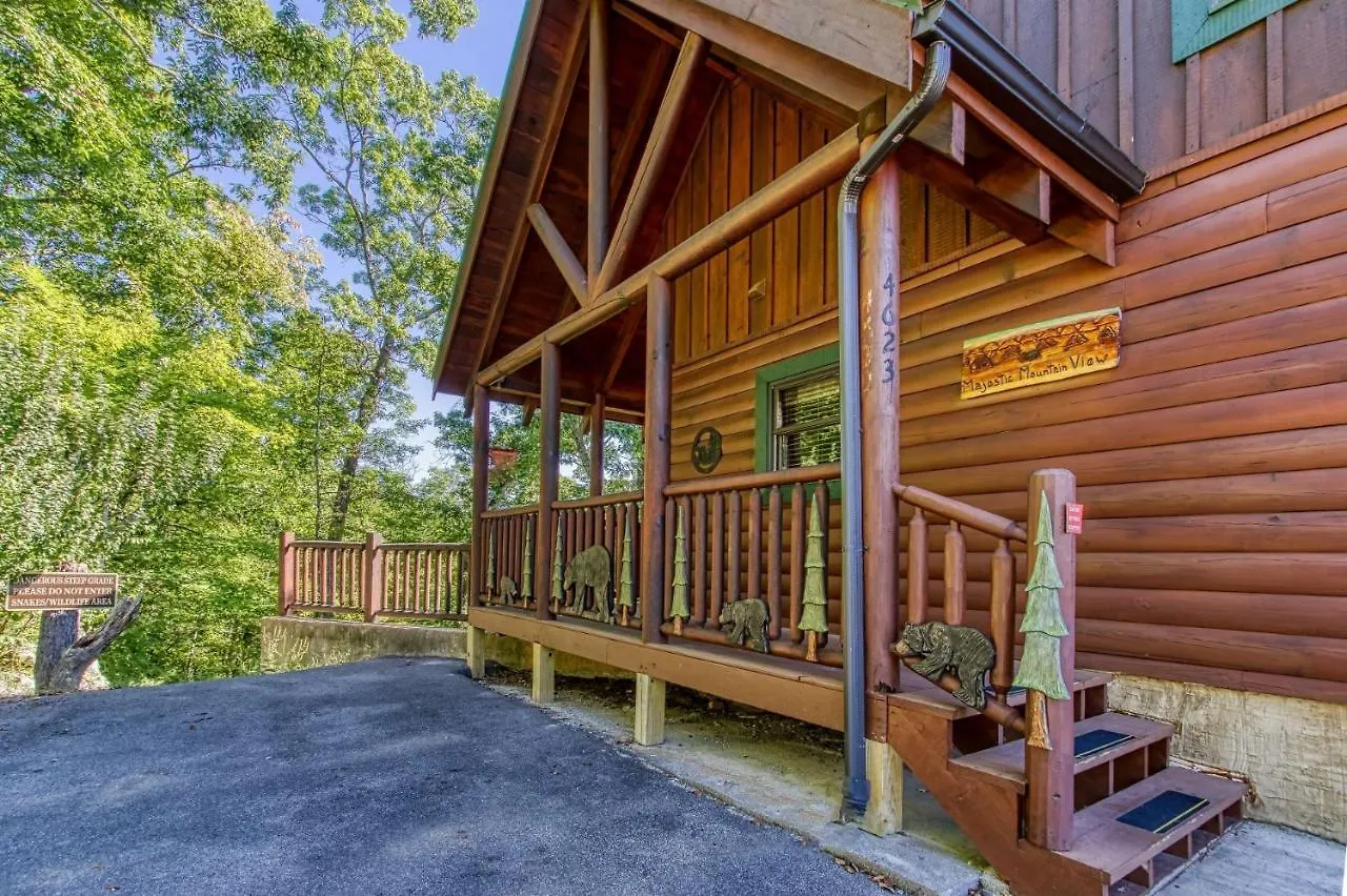 Majestic Mountain View - Great Location! - Convenient To Everything! Holiday home *