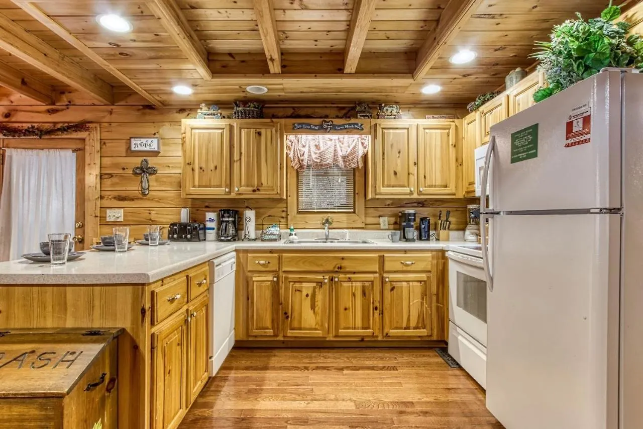 Er312- Bear Mountain Memories- Great Location- Close To Town