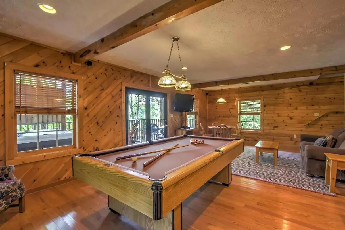 Er104 - R Tribe's Treehouse - Great Location - Close To Town! Tatil Evi Pigeon Forge