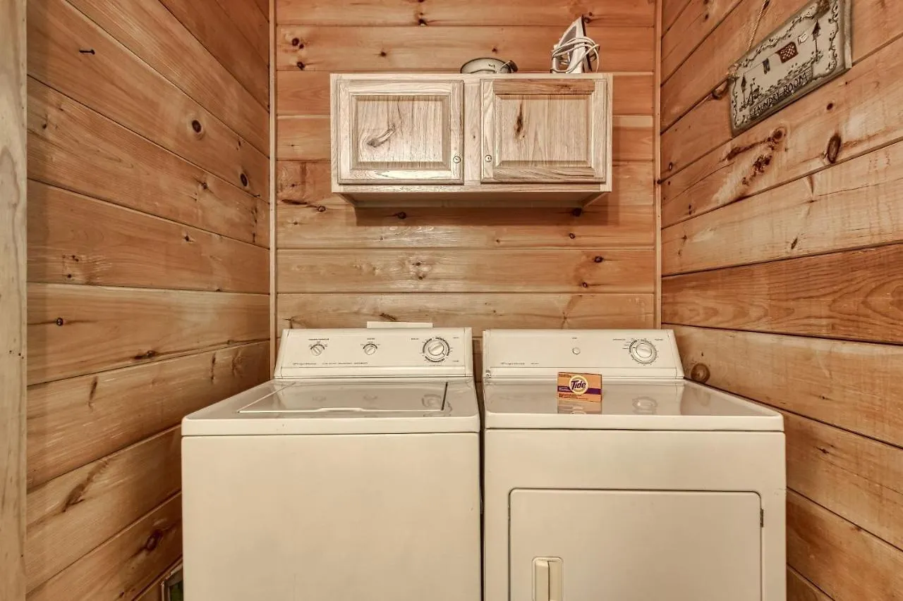 Holiday home Mystic Mountain - Great Location! Close To The Action! Pigeon Forge