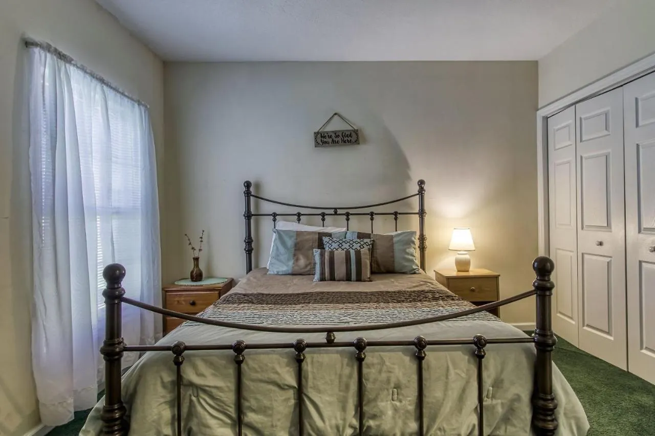 Colonial Crest 110 - Great Location! - Walk To Town!