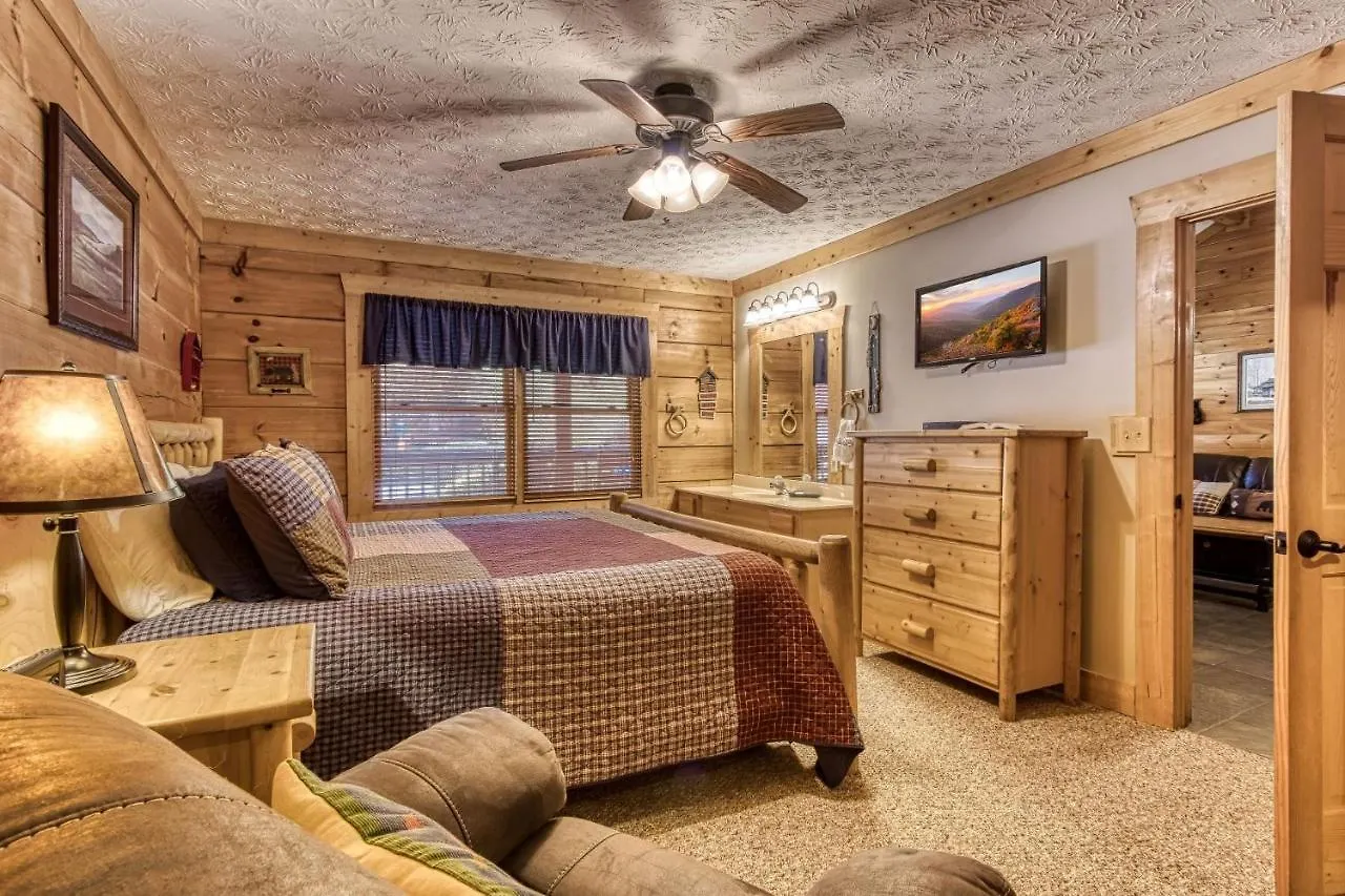Er301 - Eagle's Hideaway - Great Location! Close To The Action! * Pigeon Forge